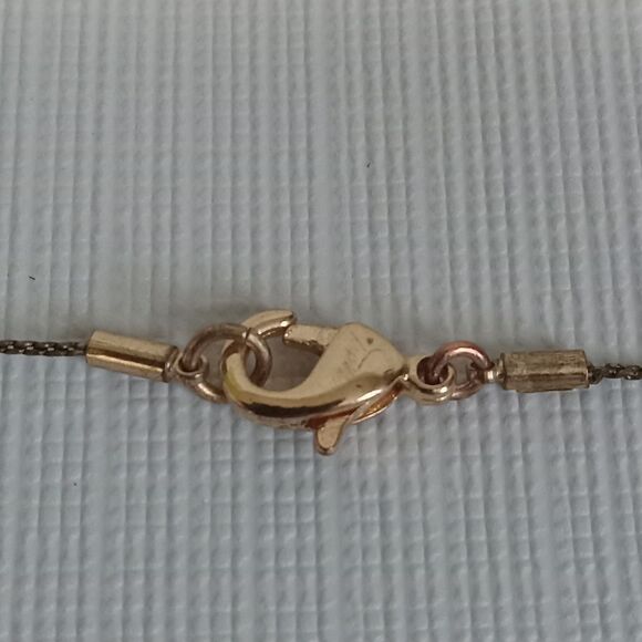 Black & White Sequins Lightweight Gold Toned Snake Chain Single Strand Necklace - Picture 7 of 8